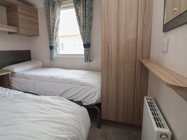 4 bedrooms, individually decorated, individually furnished, free WiFi