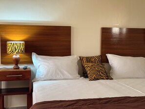 Standard Double Room, Pool View - Ecolodge La Grande Tortue  (Yenne Tode)