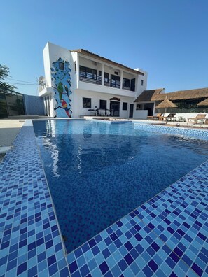 Front of property - Ecolodge La Grande Tortue  (Yenne Tode)