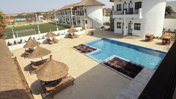 Exterior - Ecolodge La Grande Tortue  (Yenne Tode)