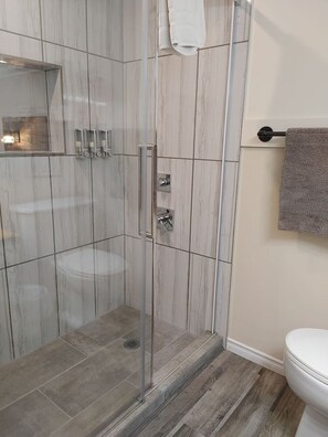 صورة غير مصنفة، 3 من 26، زرّ