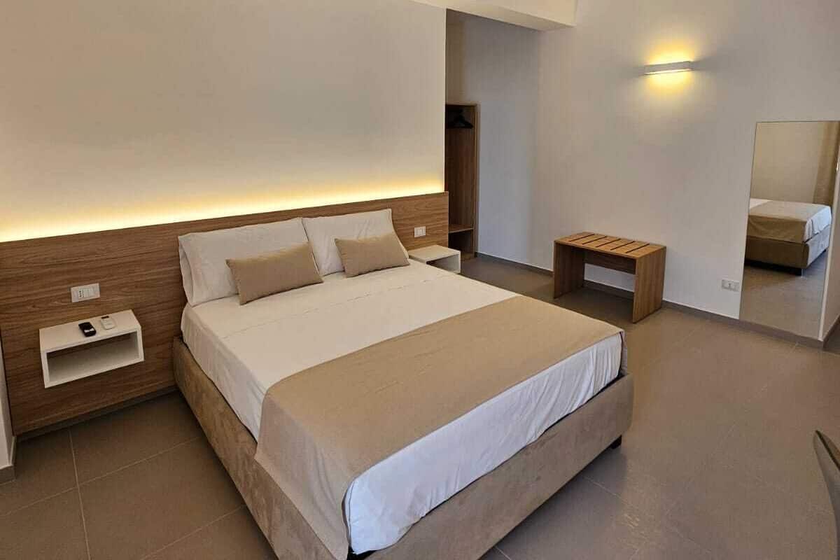 Kamar Superior, balkon, pemandangan kota | 1 kamar tidur, meja kerja, dan ruang kerja ramah laptop