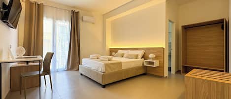 スーペリア ルーム バルコニー シティビュー | デスク、ノートパソコン用作業スペース、遮光カーテン、防音設備