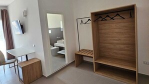 Superior Studio Suite, Balcony | Desk, laptop workspace, blackout drapes, soundproofing - Tevergad Suite & Rooms (Terrasini)