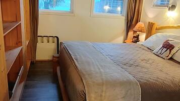 1 chambre, fer et planche à repasser, accès au Wi-Fi (inclus)