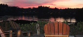 Treehouse Cabin, ocean front, hot tub, 2-4 guests
