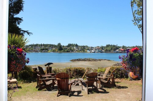Ucluelet/Ocean/Romantic Cove room - deck & hot-tub