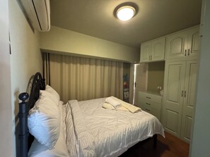 1 Schlafzimmer, Bügeleisen/Bügelbrett, Bettwäsche