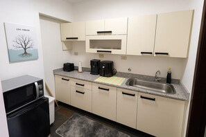 Kühlschrank, Ofen, Herdplatte