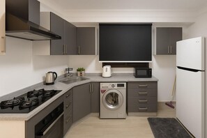 ثلاجة، فرن، موقد طهي مسطح