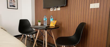 Iron/ironing board, Internet, bed sheets, wheelchair access