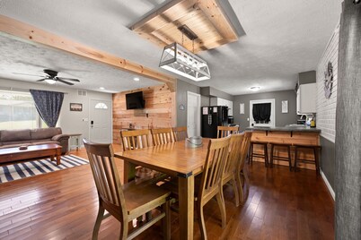 4 bedroom house WiFi/AC/deck/firepit/grill Laurel Lake/Cumberland Falls, Corbin