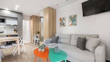 Studio, 1 Double Bed, Kitchen, City View | Living room | 42-inch Smart TV with digital channels, streaming services
