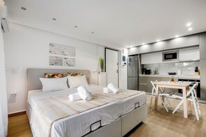 Studio, 1 Double Bed, Kitchen, City View