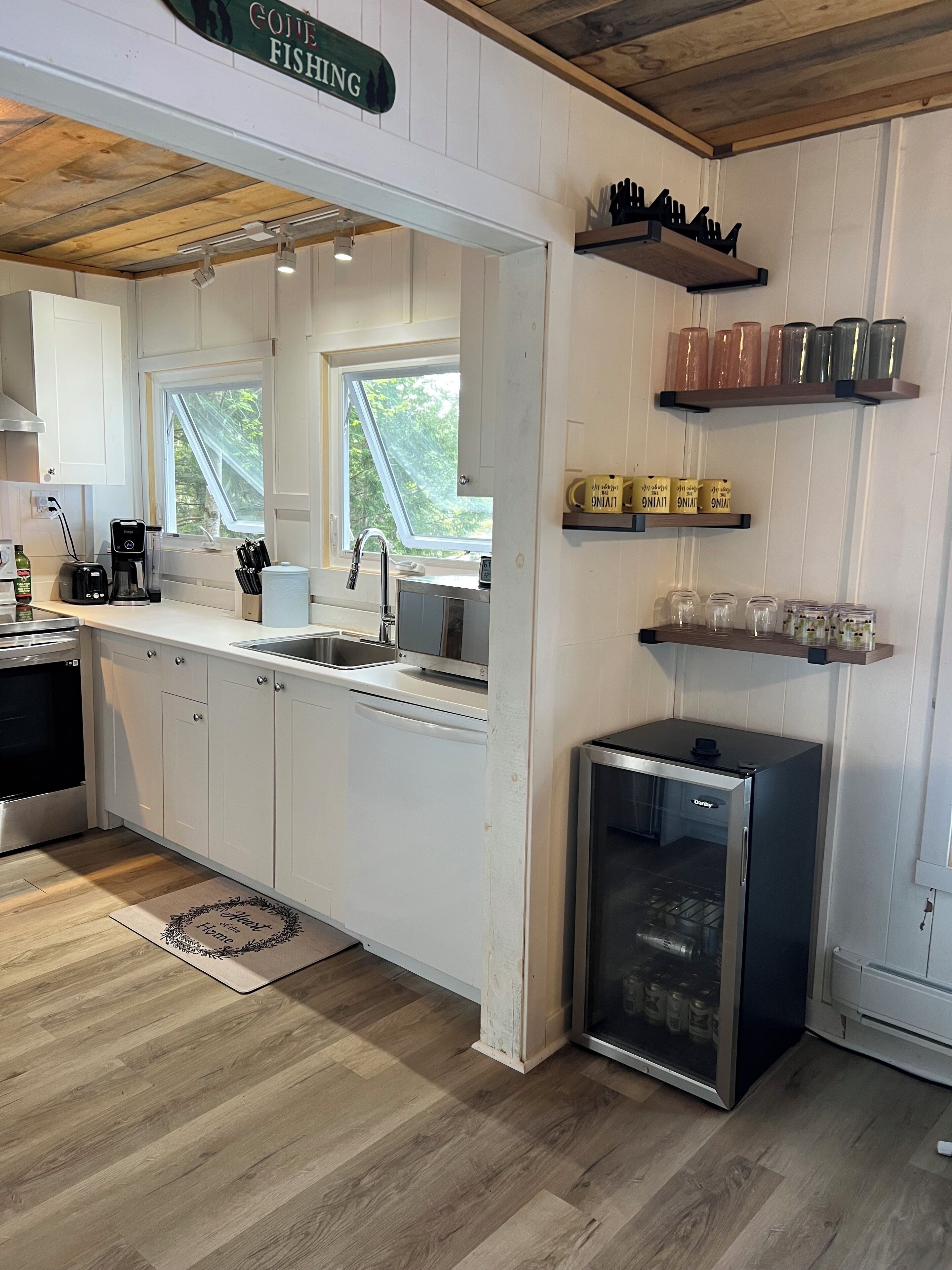 Fridge, microwave, oven