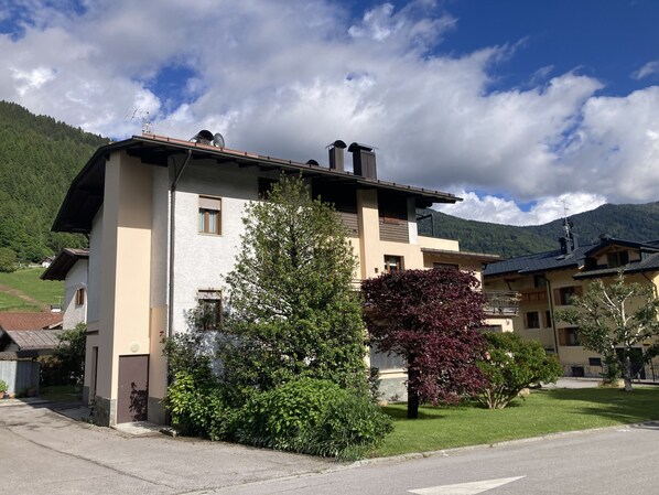 公寓, 吸煙房 | 2 間臥室