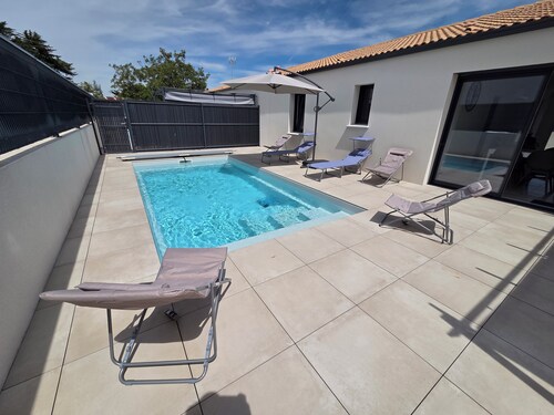 Villa Azur: Modern & Private Pool!