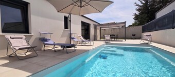 Villa Azur: Modern & Private Pool!