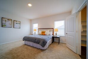 5 bedrooms, desk, iron/ironing board, free WiFi