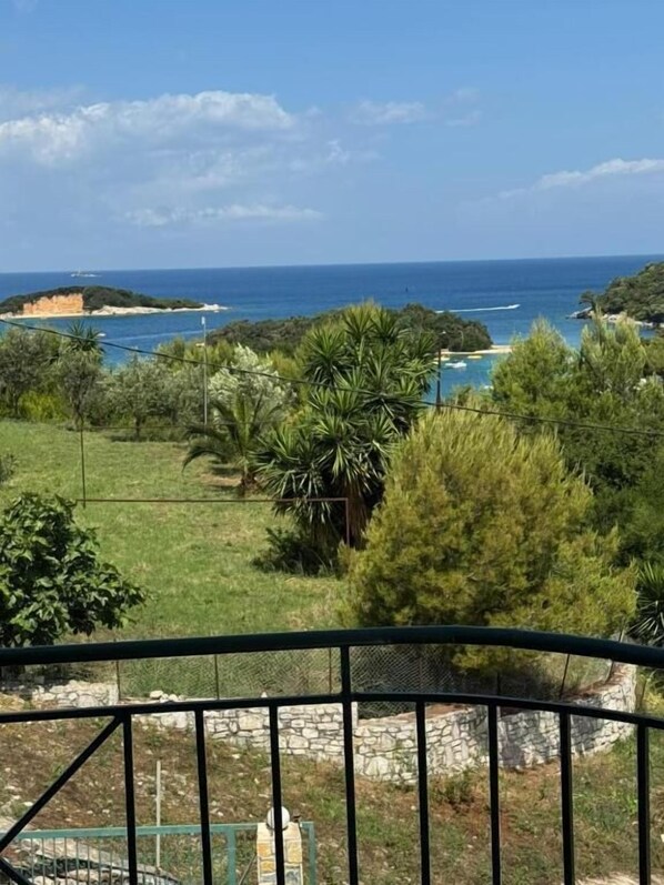 Three-Bedroom Family Room with Balcony and Sea View (5 Adults) | Balcony