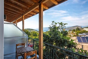 Two-Bedroom Family Room with Balcony and Sea View (5 Adults) | Balcony