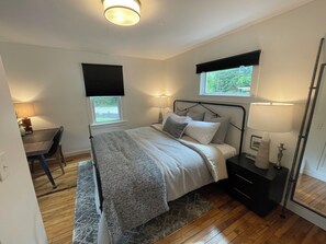 2 Schlafzimmer, Schreibtisch, Bügeleisen/Bügelbrett, kostenloses WLAN