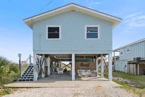 Casa, varias camas (Latitude Adjustment Beach House) | Exterior