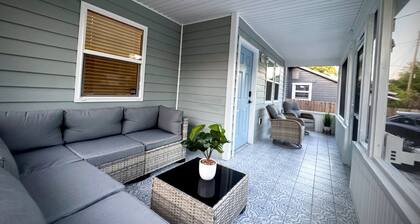 Completely renovated luxury home. Putt putt golf, bocce, etc. Walk to downtown!