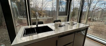Cozy 1 Bed, 1 Bath Smart Home Capsule on Scenic Keuka Wine Trail–Modern Comfort!