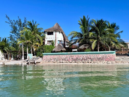 Casa Bambú Holbox beachfront. Private garden 1000 m2