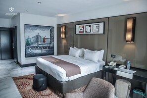 Deluxe Room, Balcony, City View