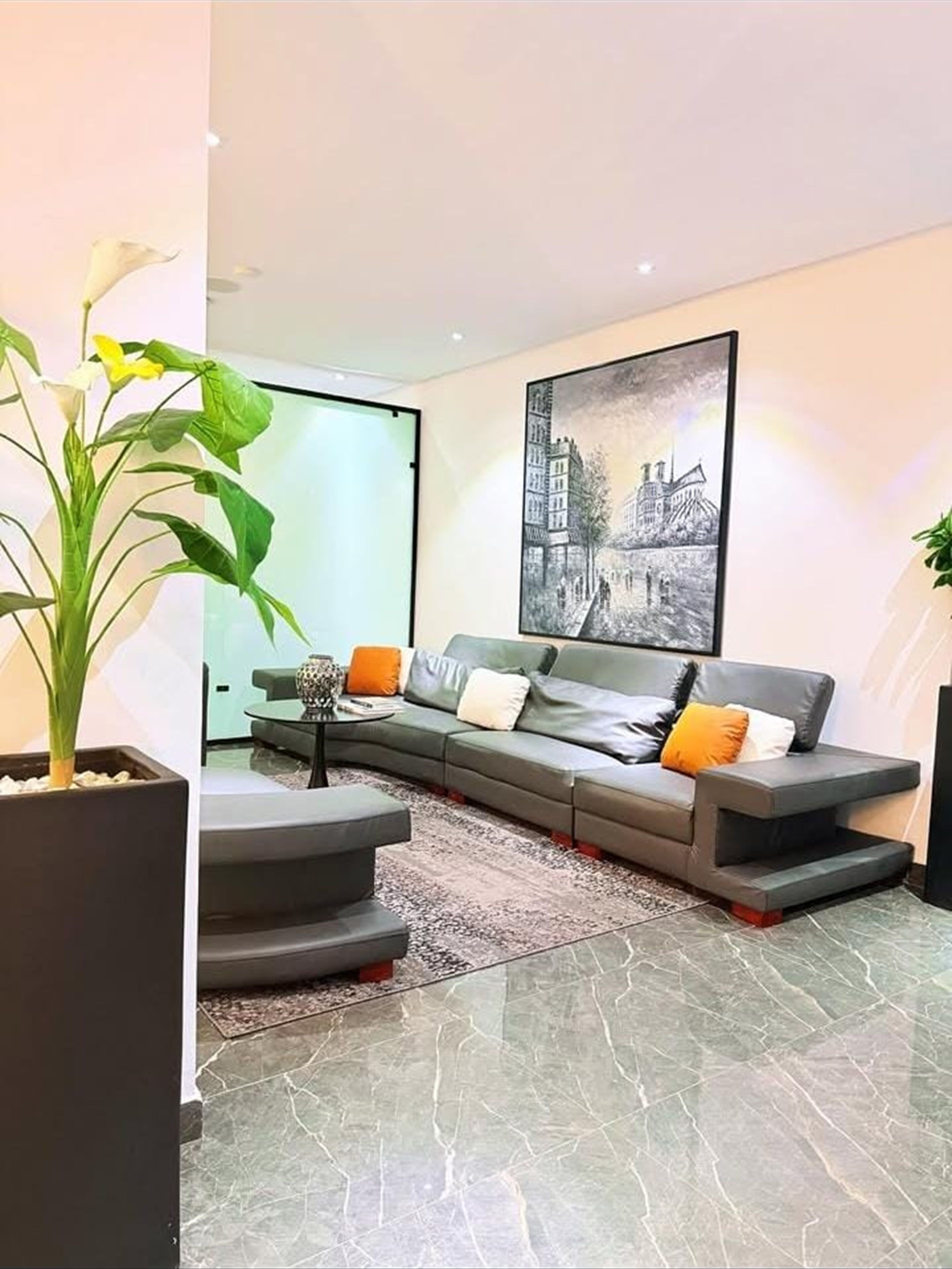 Sauna, hot tub, body treatments, hot stone massages