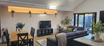 Birkdale Links Lodge - Ideal for golf stays and larger families.