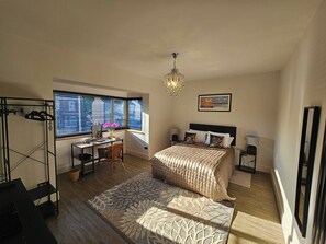 3 bedrooms, iron/ironing board, WiFi, bed sheets