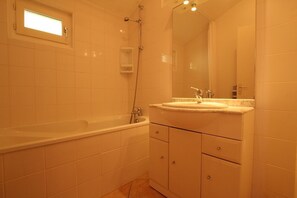 Jetted tub, hair dryer