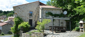 Self-catering cottage in a beautiful Haute-Loire village: Haut-Allier gorges.