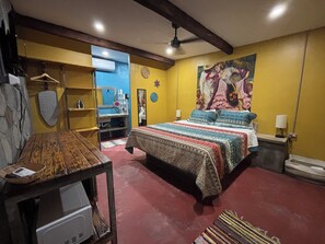 1 habitación, tabla de planchar con plancha, wifi gratis y ropa de cama 