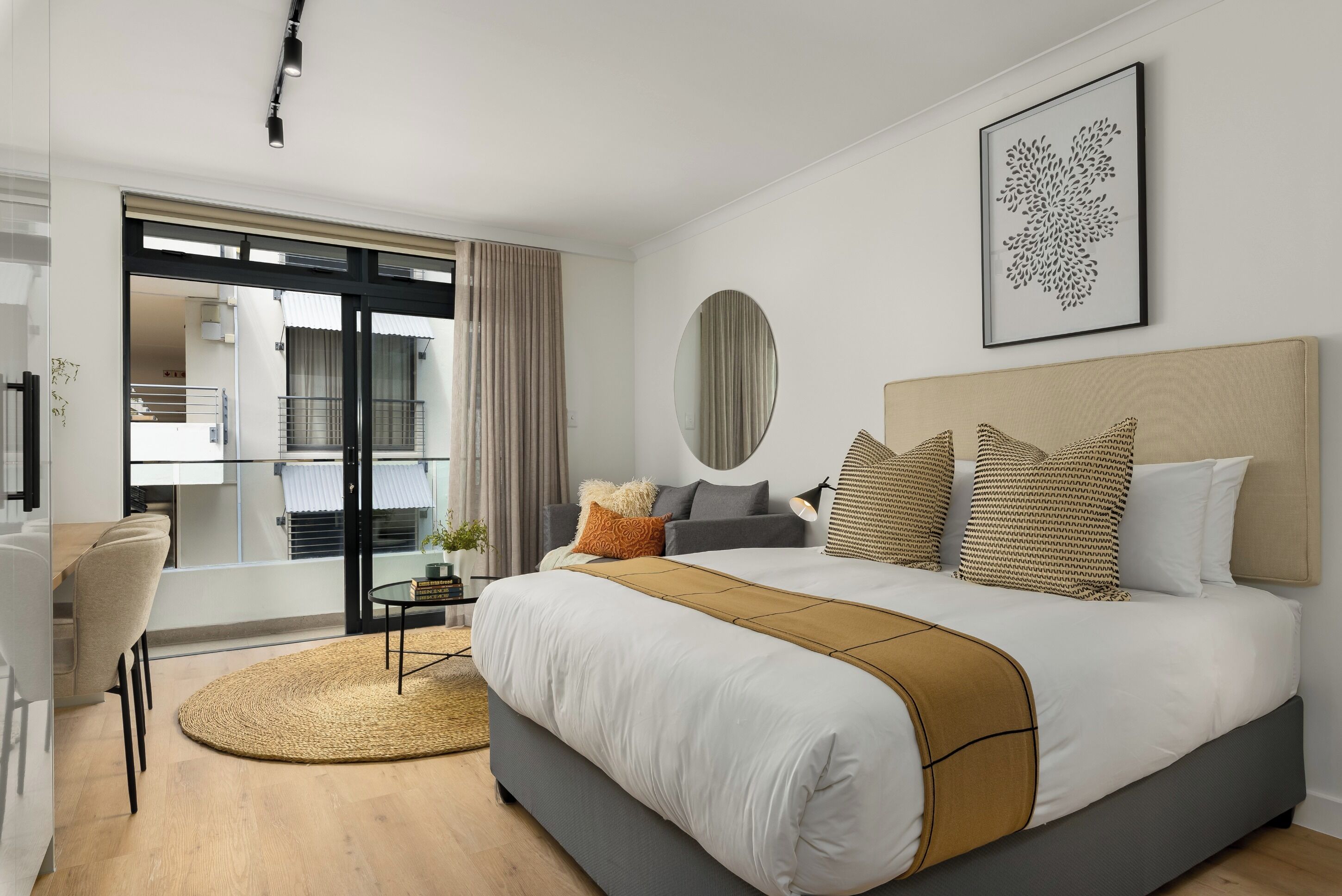 Iron/ironing board, WiFi, bed sheets, wheelchair access