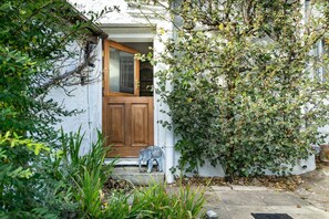 Exterior detail - 5 Glanrhaiadr, Llangrannog (Llangrannog)