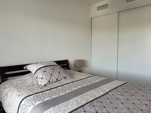 1 bedroom, iron/ironing board, WiFi