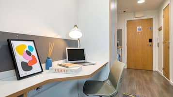 Blackout curtains, free WiFi