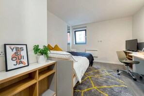 Blackout drapes, free WiFi - Student Only Merlin Heights (Leicester)