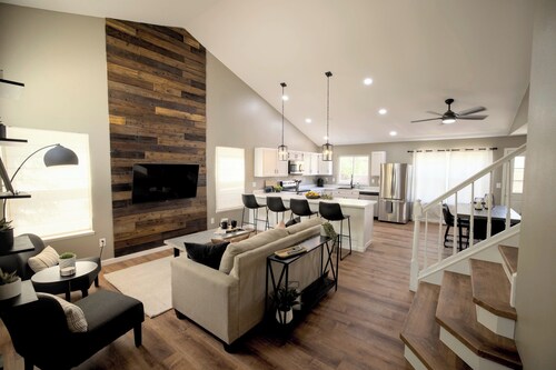 Pet Friendly Mtn Getaway Ping Pong Table King Bed