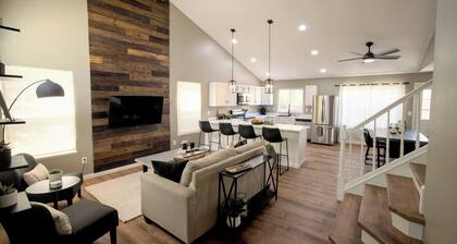 Pet Friendly Mtn Getaway Ping Pong Table King Bed