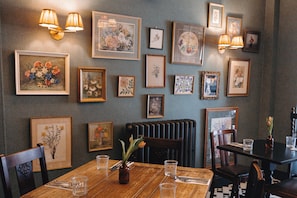 Restaurant - The Market Tavern (Bampton)