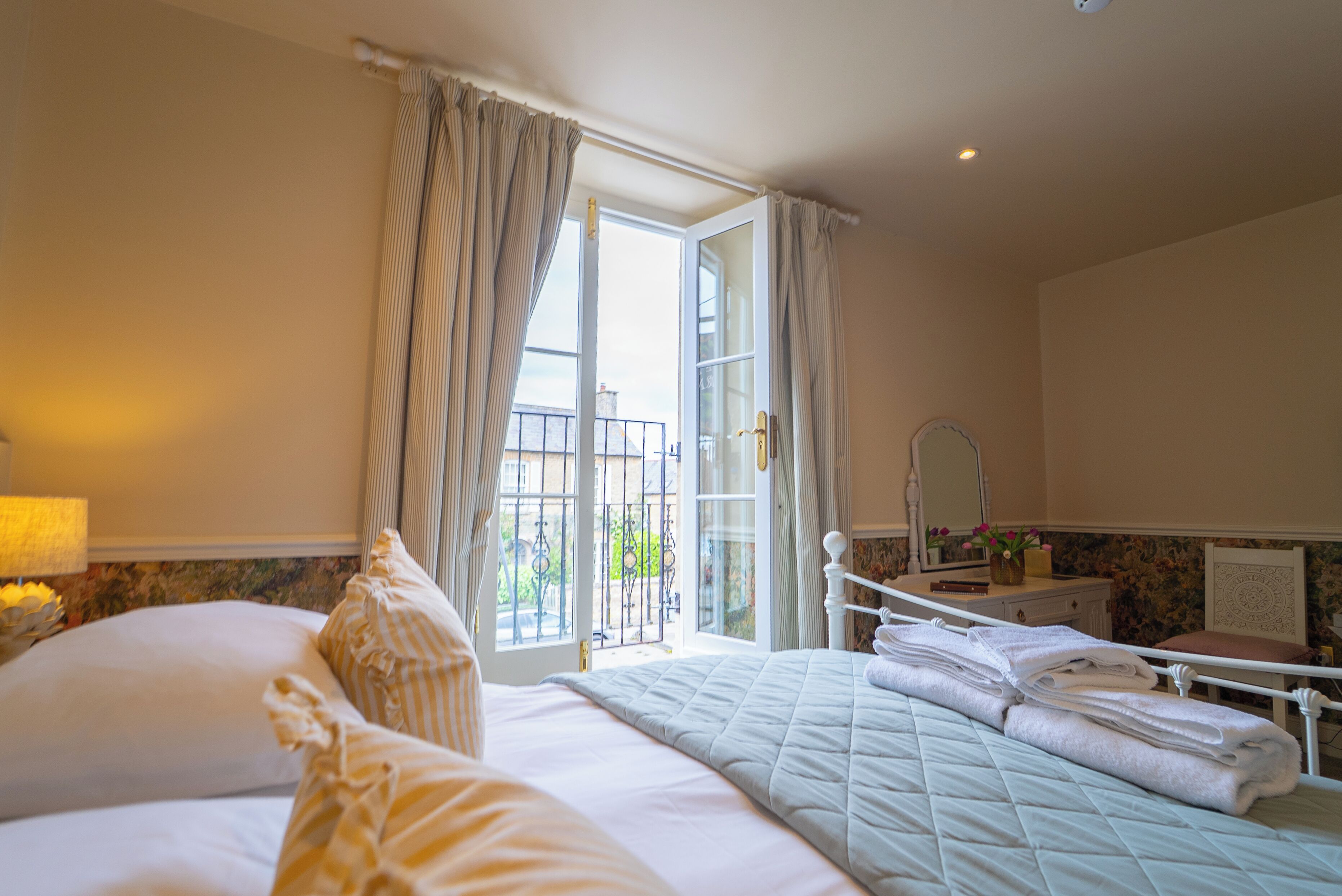 Standard Double Room | Free WiFi, bed sheets