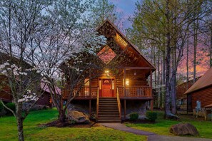 Exterior - Resort Pool Fitness Room Hot Tub Jacuzzi (Gatlinburg)