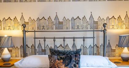 Pass the Keys | Bright and cosy flat in the centre of Much Wenlock