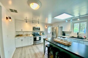 Wasserkocher mit Kaffee-/Teezubehör