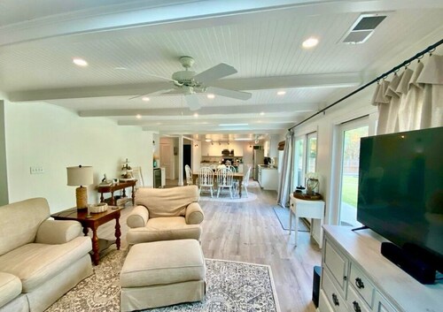 Breezy Oak on Dolphin with Private Pool - 626 Dolphin Rd